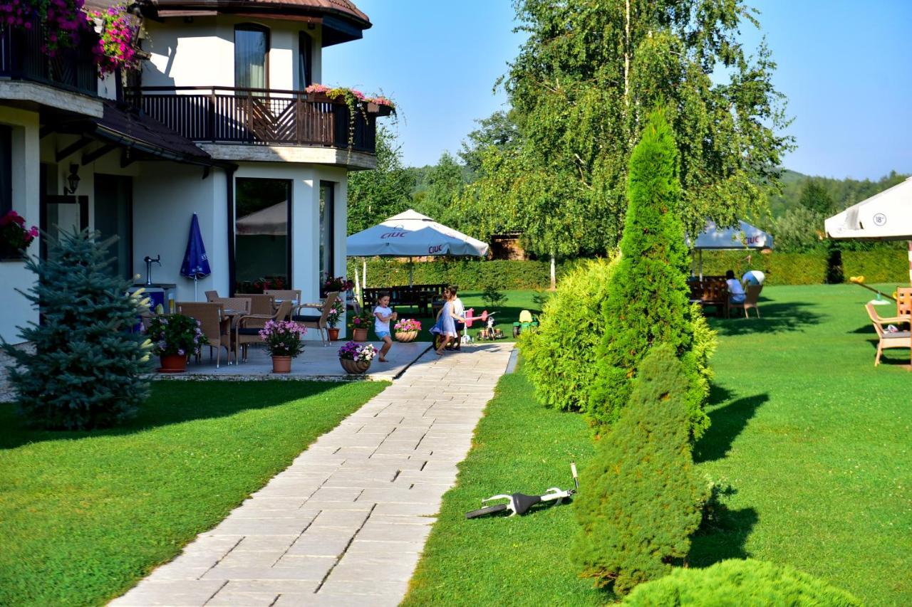 Natura Family Resort Авриг Екстериор снимка