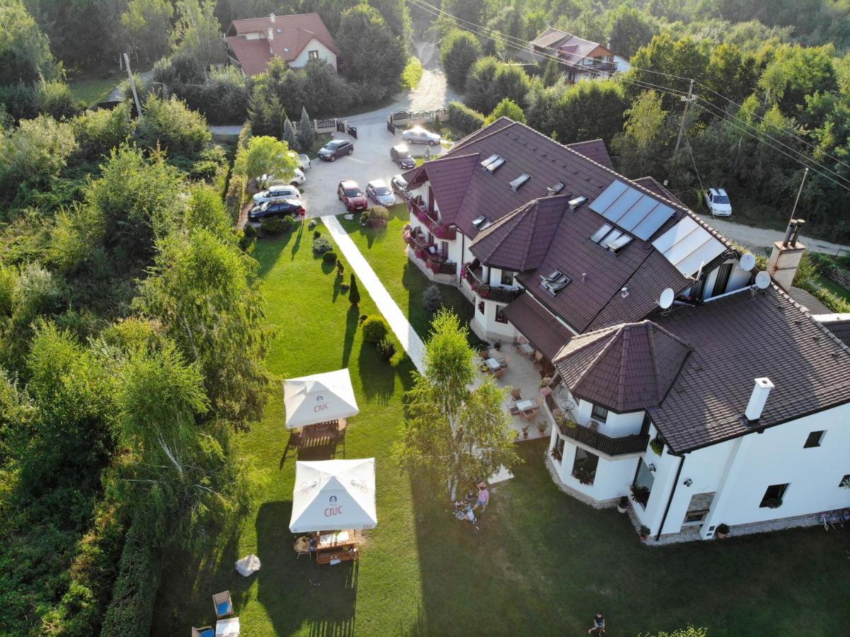 Natura Family Resort Авриг Екстериор снимка